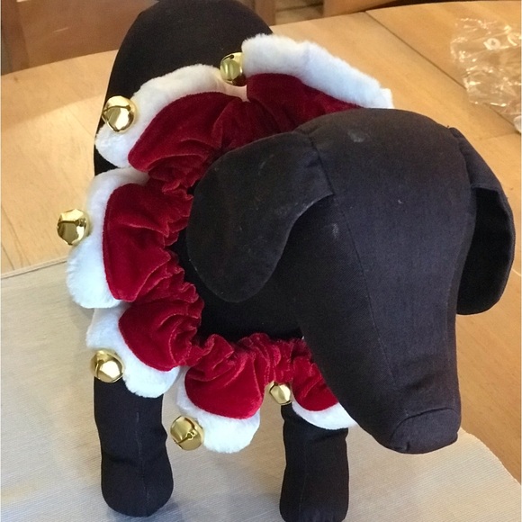 Santa Dog Ruffle
Get them quick!! - Picture 3 of 6